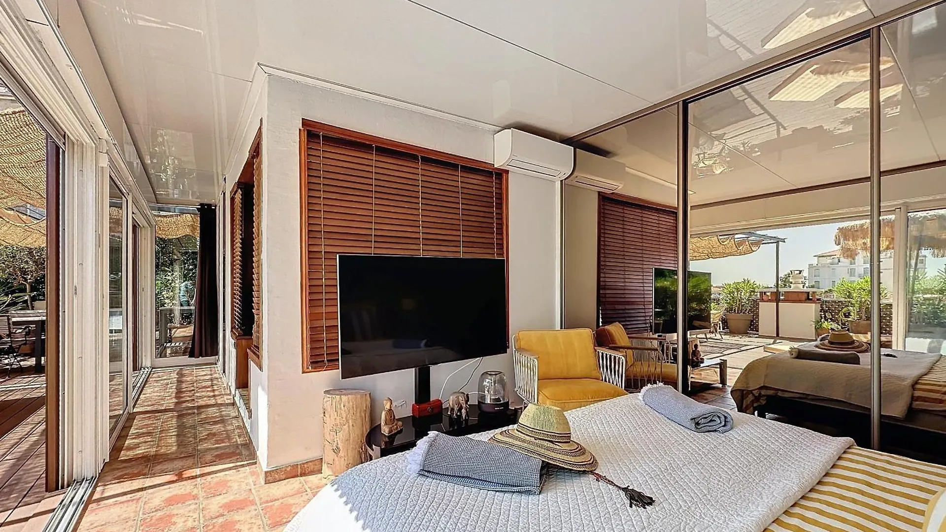 Intuition Rooftop Vaste Terrasse Cannes 0*,